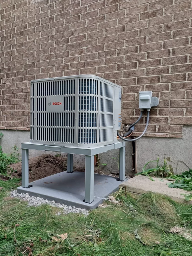 A New Bosch IDS Premium BOVA Heat Pump For This Ottawa Customer