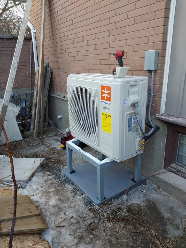 We installed this awesome Moovair heat pump in the Cedarhill area of Ottawa Ontario in February 2024.