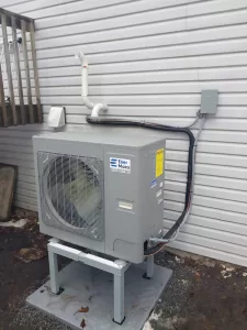 Gree Flexx Heat Pump installed by AirZone HVAC Services in Metalfe, Ontario in spring 2024.