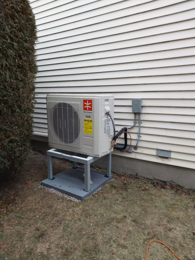 Moovair Cold Climate heat pump installed in Katimavik Kanata