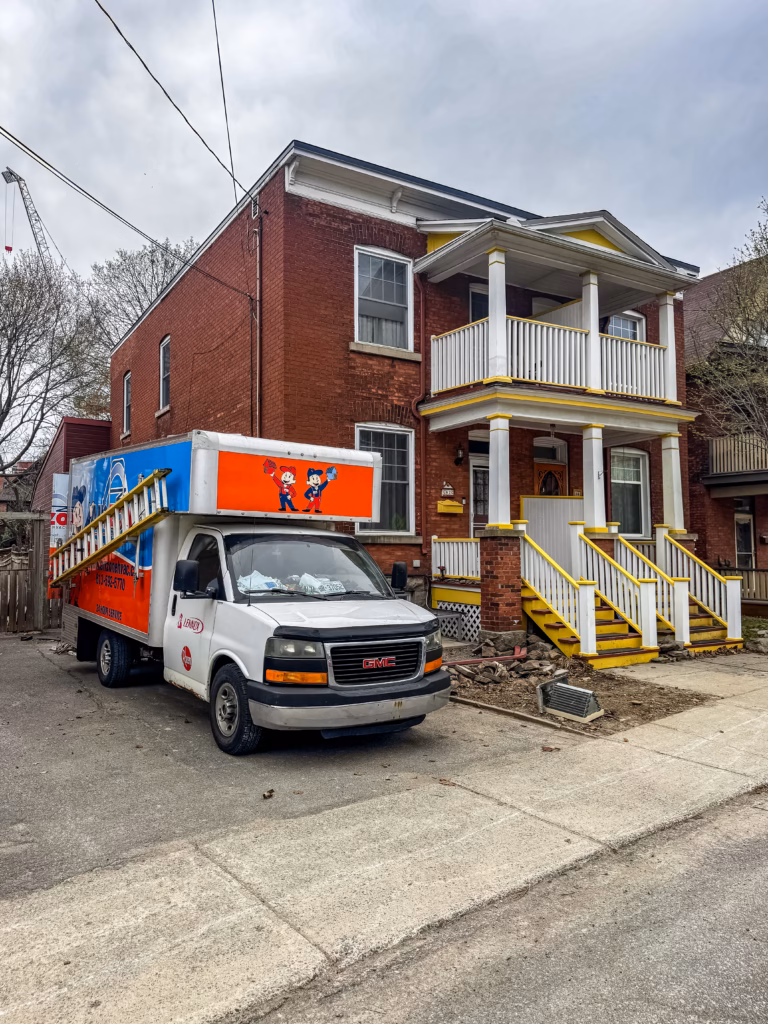 Glebe HVAC Home Service Appointment Ottawa - AirZone HVAC Services Ottawa Moovair Maelys Dealer at a customers home.
